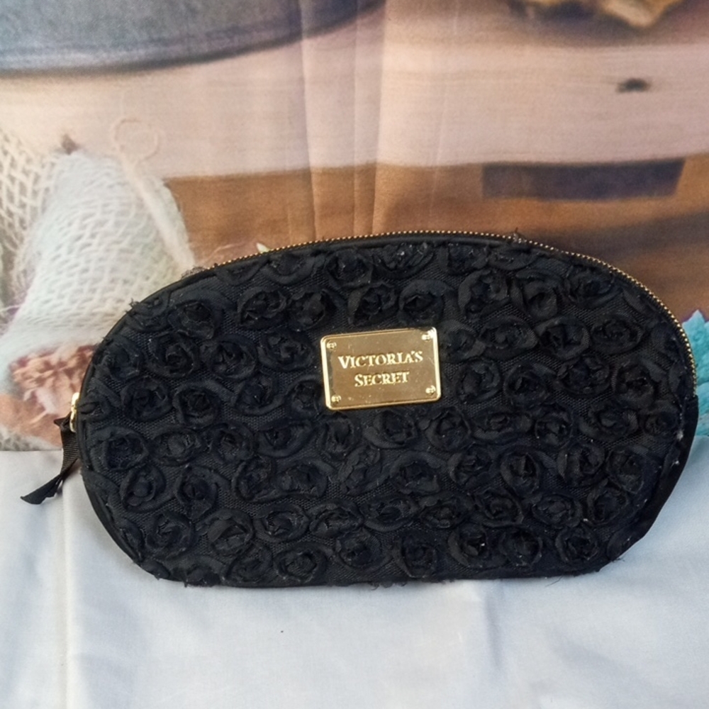 👜 Victoria's Secret Black Rose Cosmetic Bag